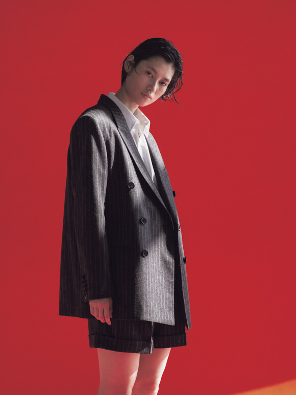 リラックス感あふれる、セリーヌのジャケット。 | madameFIGARO.jp